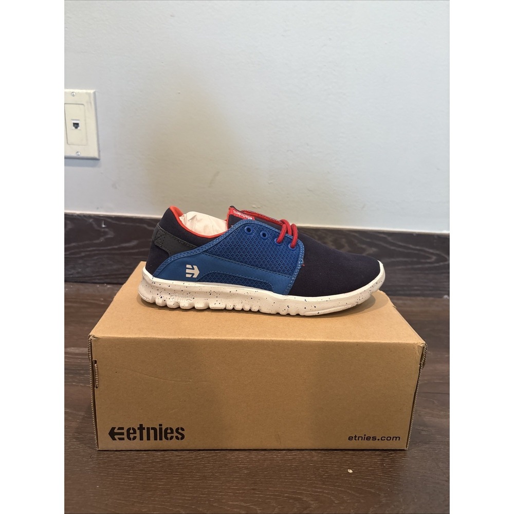 ETNIES SCOUT SHOES - Blue Red Black Size 4.5 Kids